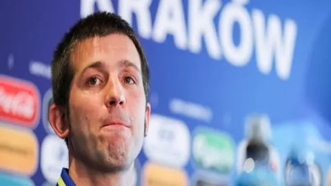 曼城24轮完胜布伦特福德，斯特林制造点球德布劳内立功